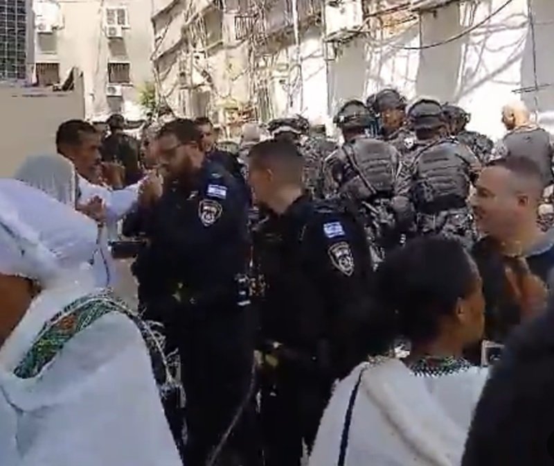 Eritrean rival groups fight _ Tel Aviv 